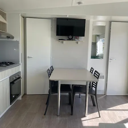Normandie - - Mobilhome Basic 3ch-6p Avec Tv - 5 étoiles - H348 Camping Houlgate