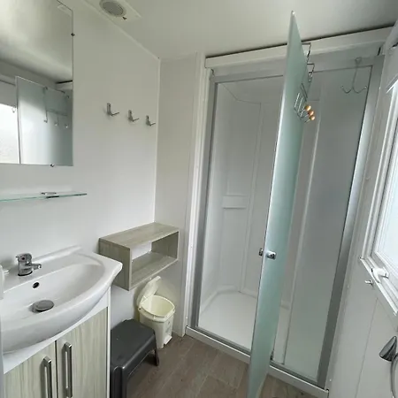 Normandie - - Mobilhome Basic 3ch-6p Avec Tv - 5 étoiles - H348 Camping